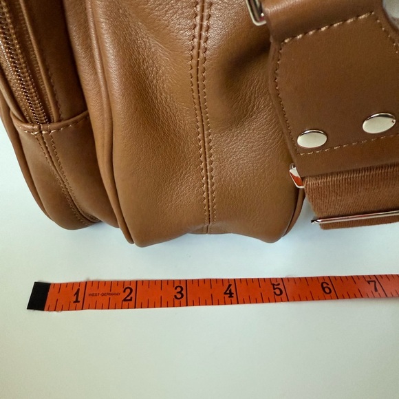 Leatherology laptop bag. Camel. EUC. Soft leather travel work bag - Picture 12 of 13